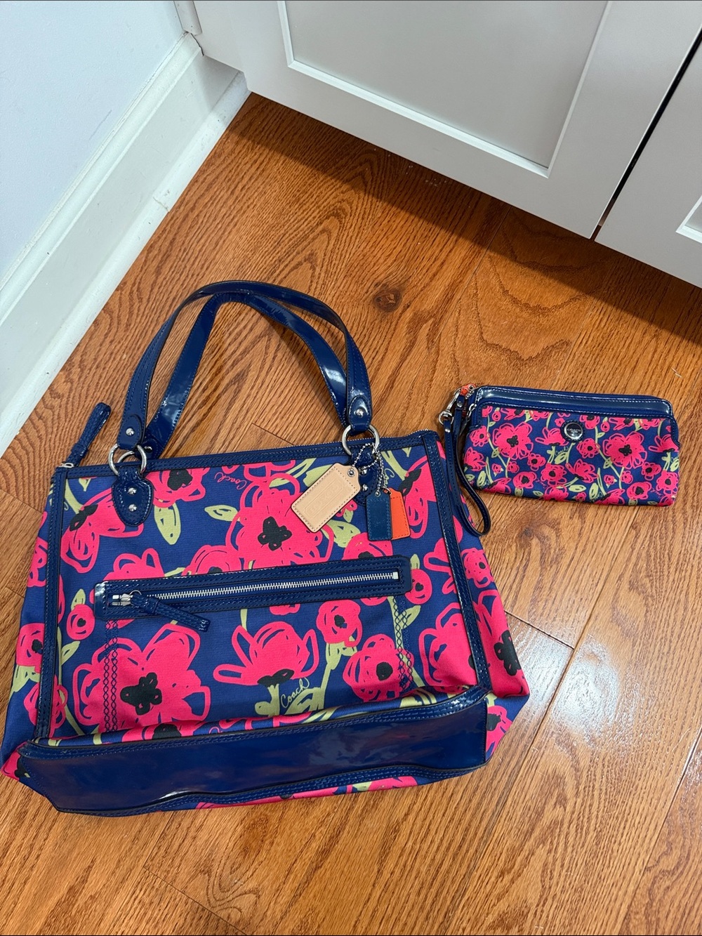 RARE COACH Poppy Hallie Floral Tote /
Shoulder Bag  & Wallet /wristlet HTF